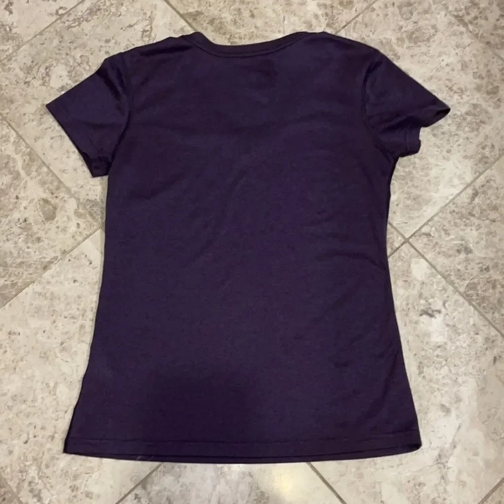 Nike Dri-Fit Training T-Shirt V Neck Purple Top Woman Small Short Sleeve